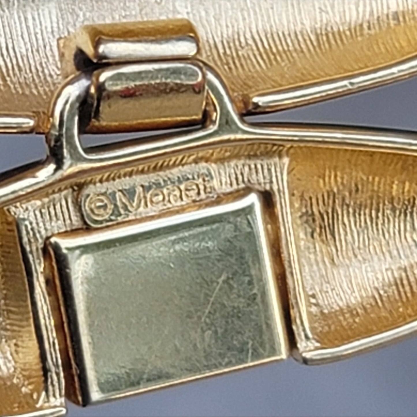 Vtg 1980s Monet Signed Gold Tone Chunky Bracelet