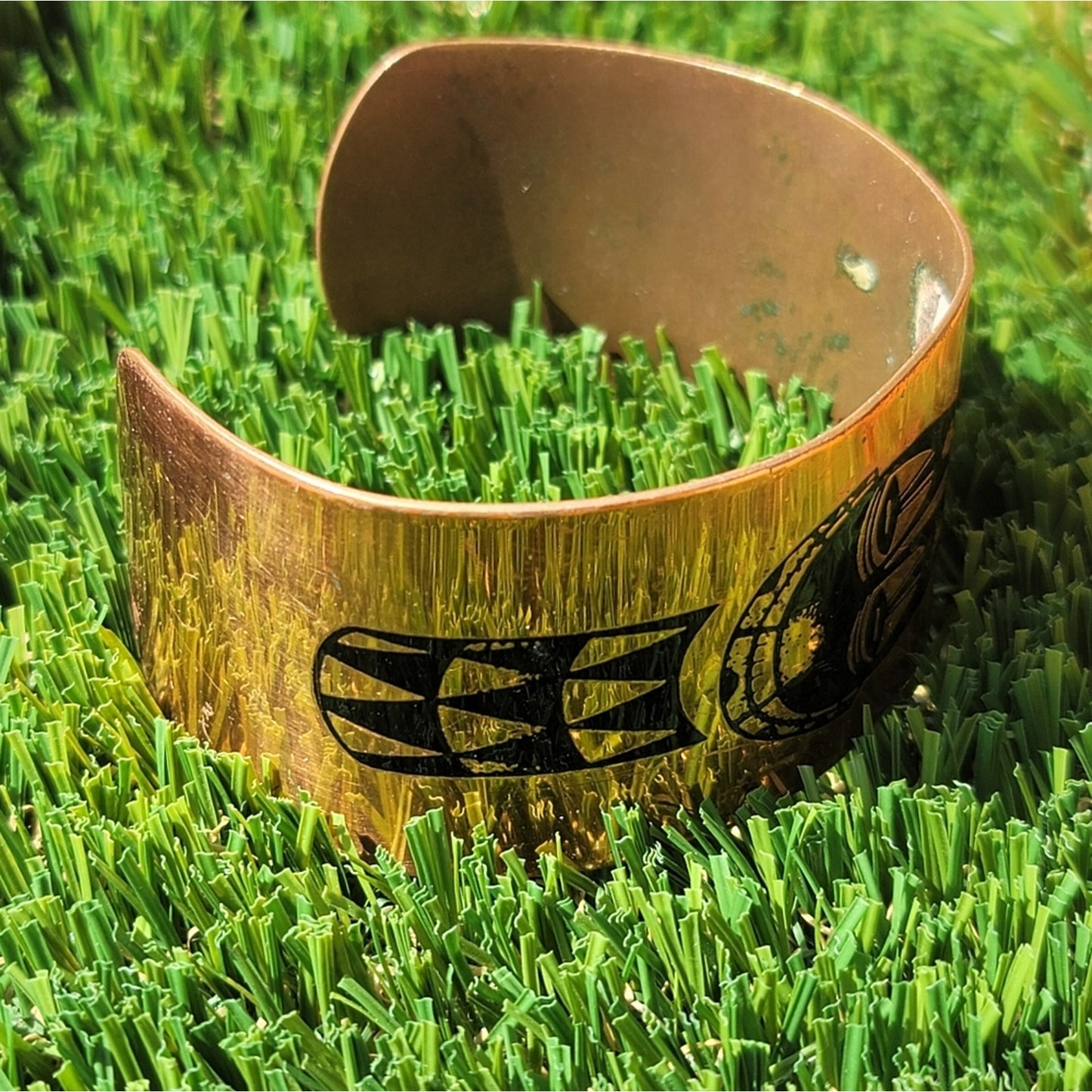 Vtg African themed embossed copper cuff bracelet