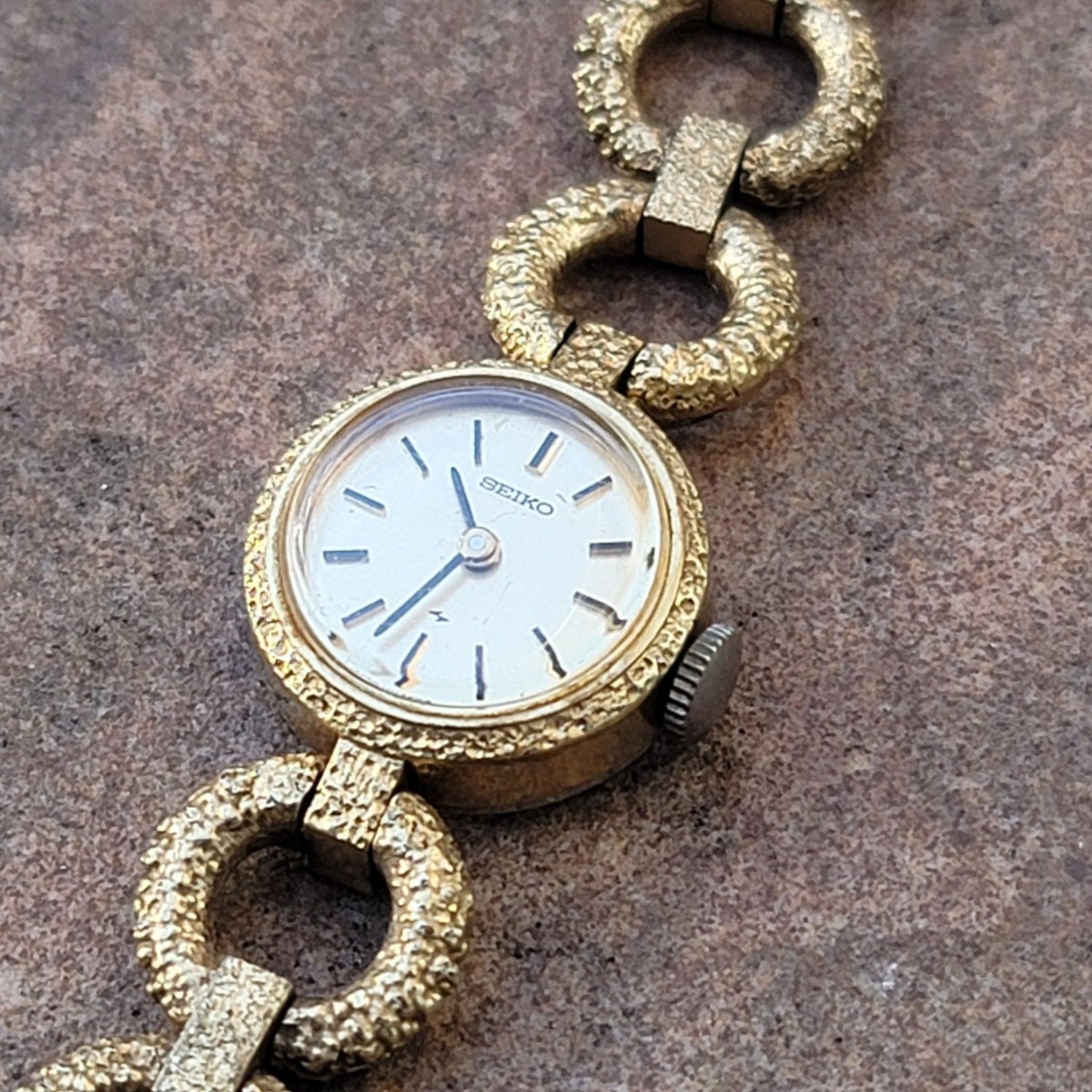 Jewelry (Watches, Rings, Necklaces, Earrings, Bracelets, Pins, etc)