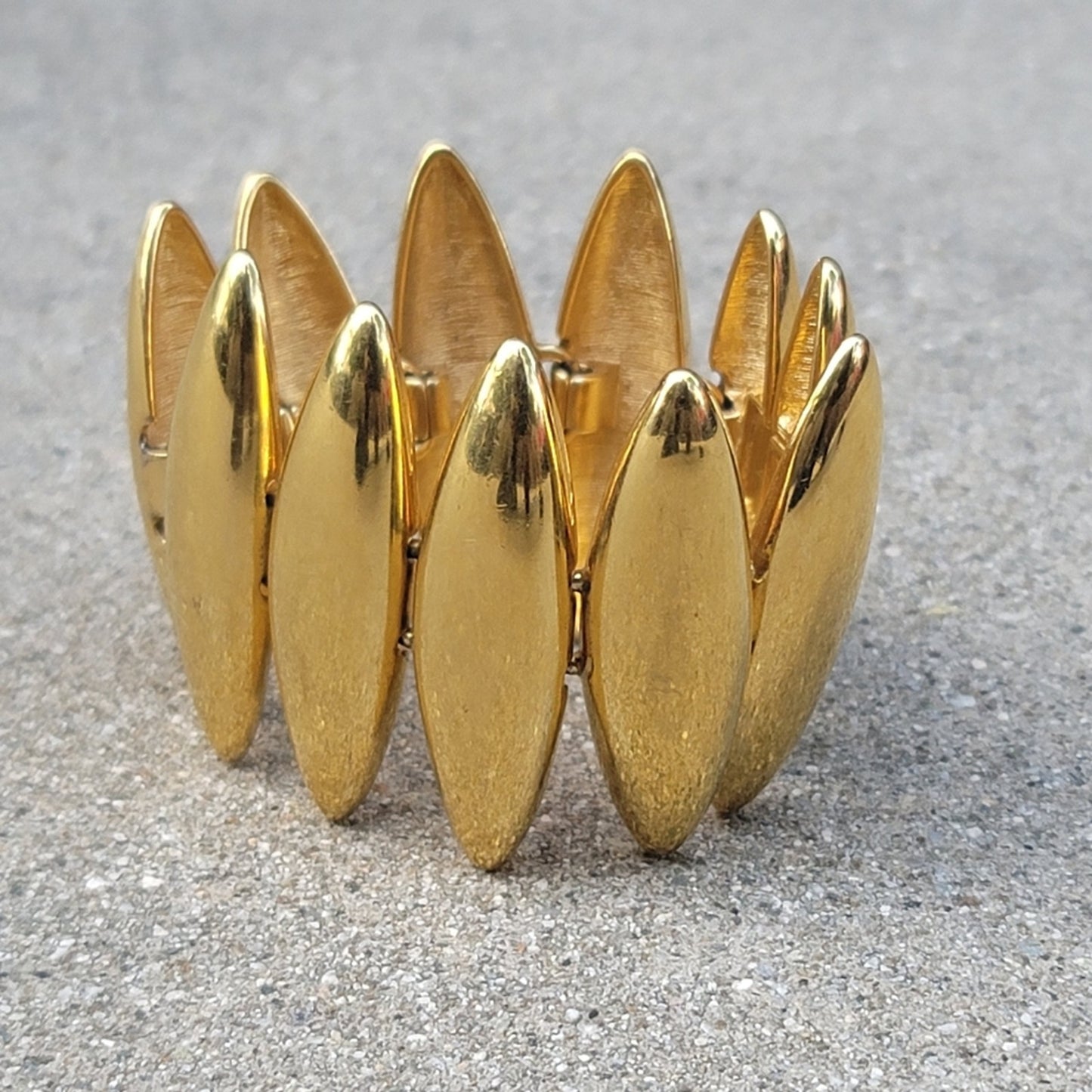 Vtg 1980s Monet Signed Gold Tone Chunky Bracelet