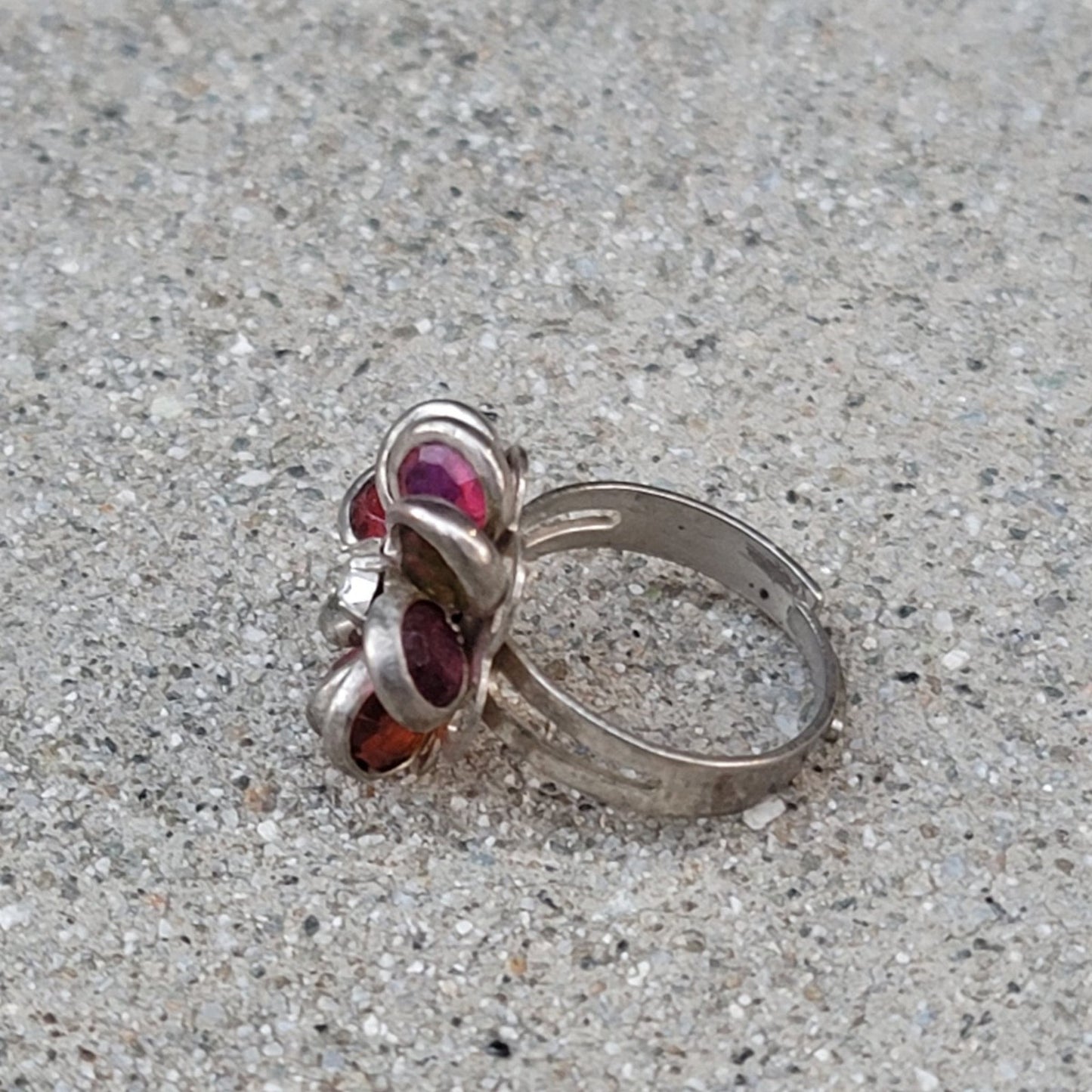 Vtg Silver Tone Gemstone Spiral Flower Ring