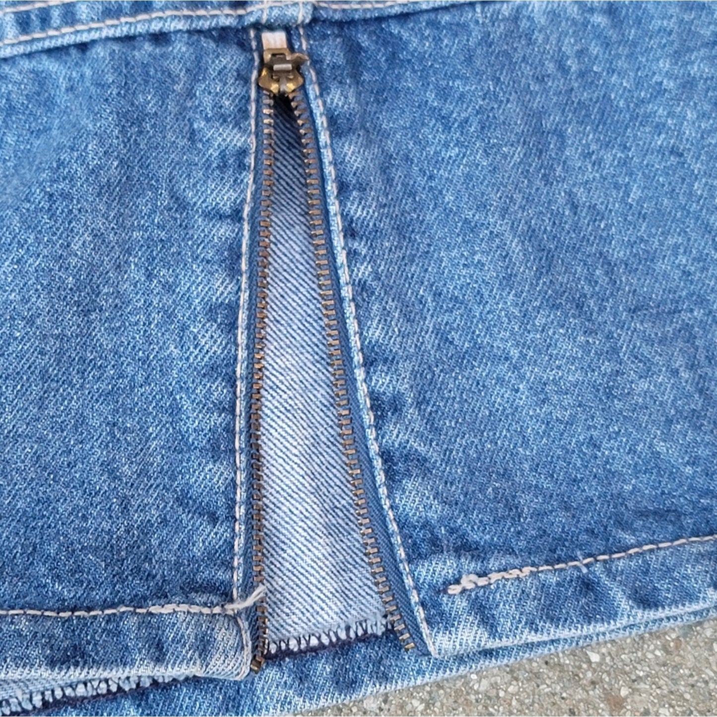 Vtg Levi's Fitted Midi Denim Skirt